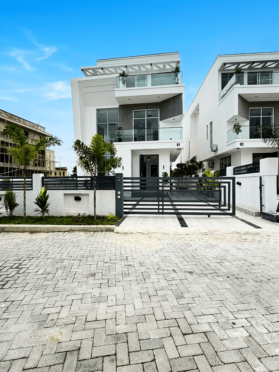 Now Available | Exquisite 5-Bedroom Detached Home +Bq, Swimming pool, cinema and gym